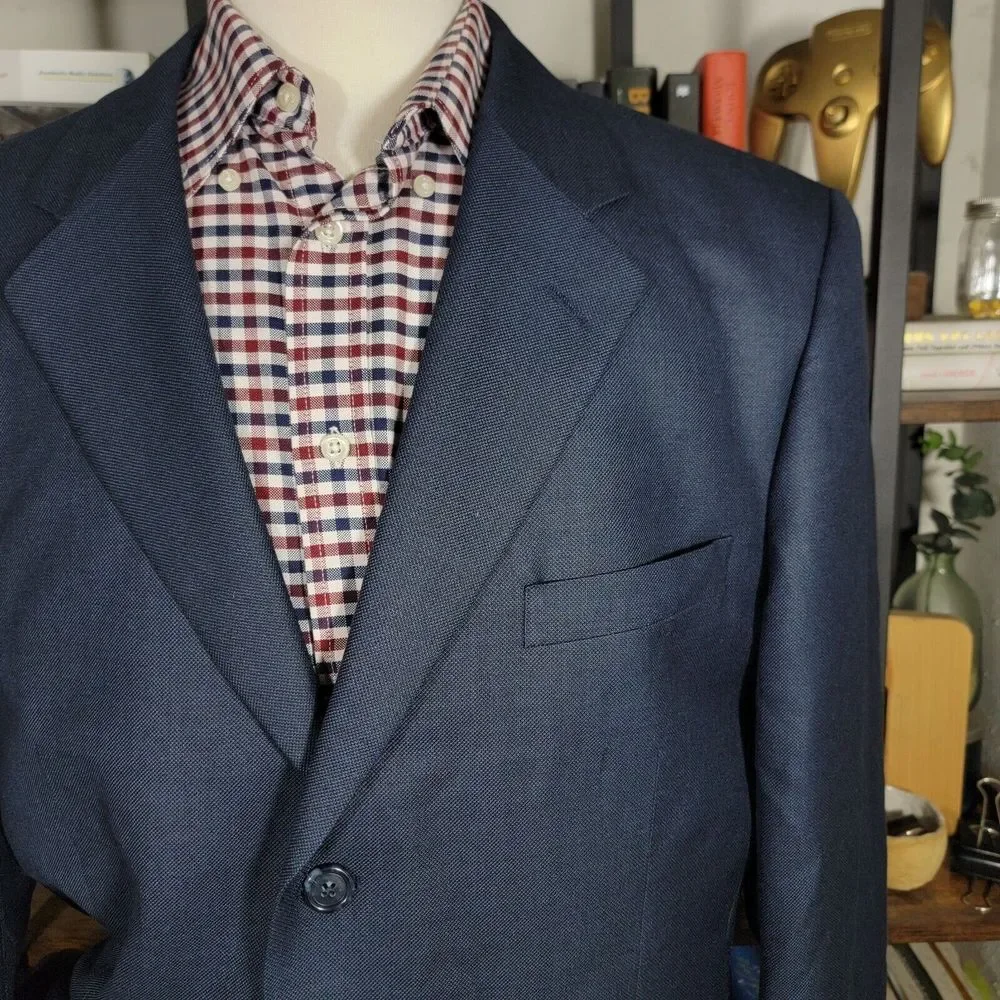 JOS A BANK Men's Sport Coat Blazer Three Button Navy Blue Silk Wool Ramie Sz 44L